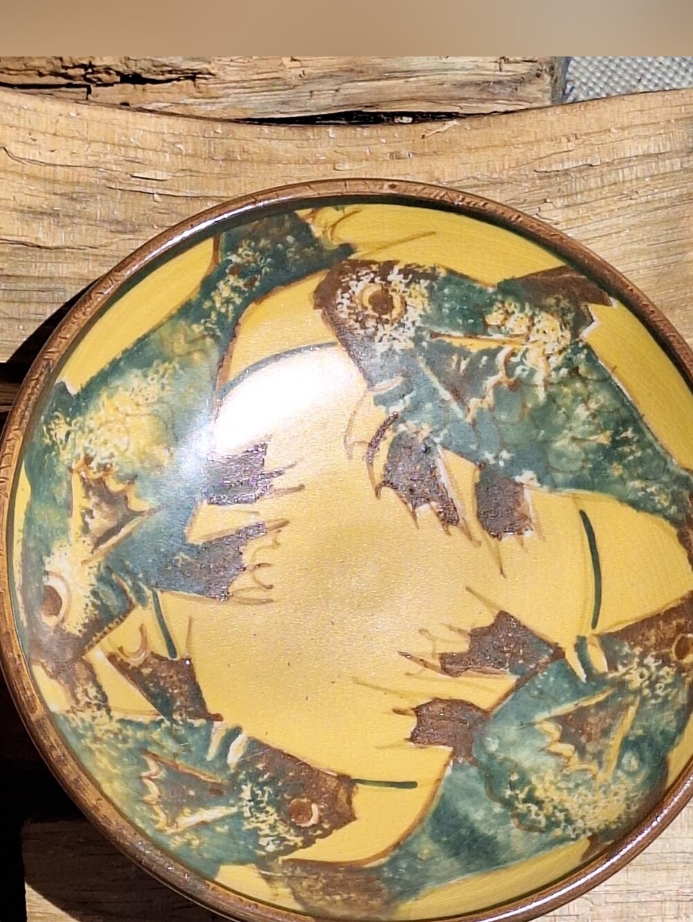 Yellow and Green Fish Motif Decorative Ceramic Bowl - Signed - Picture 2 of 10
